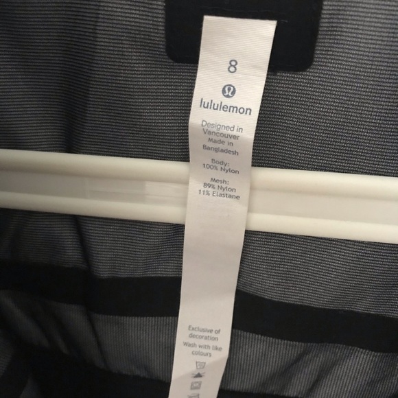 Lululemon rain cloud jacket NWOT - Picture 3 of 4